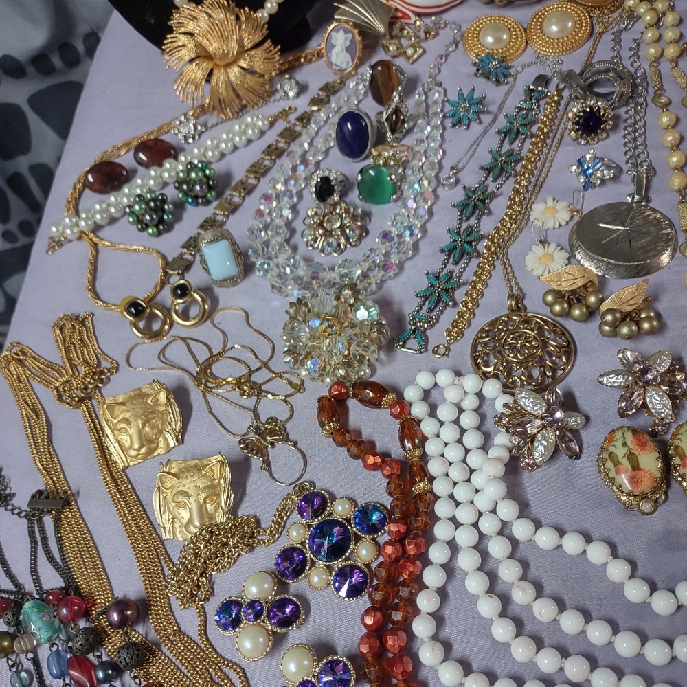 Vintage Jewelry Lot - Picture 13 of 14